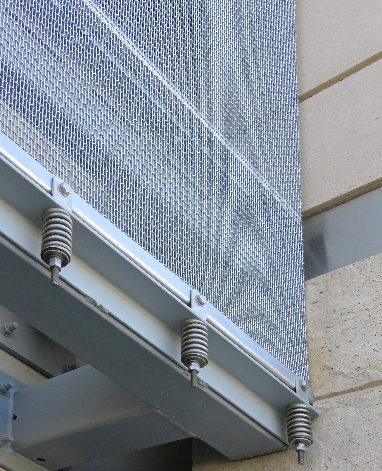 architectural-mesh-facade